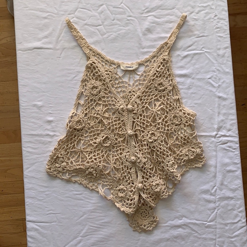 Crotchet gathered crop top